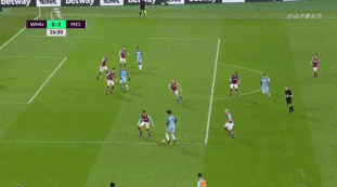 每体：桑托斯欠290万欧无力偿还，巴萨或借此机会锁定苏扎