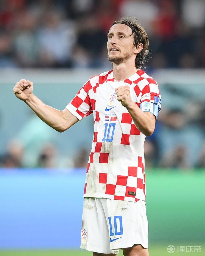 3-0！14亿豪门终结3连平紧追领头羊 神锋两记世界波15轮狂轰16球