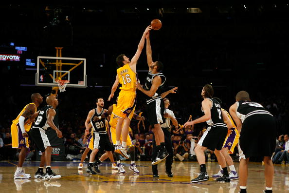 都体：DV9肌肉不适但伤情不重，保险起见周末联赛会替补